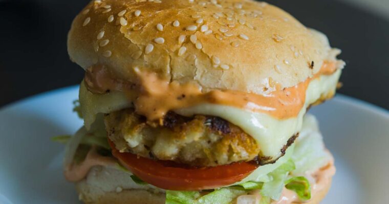 Pan-Fried Crispy Chicken Burgers: A Delicious and Easy Recipe